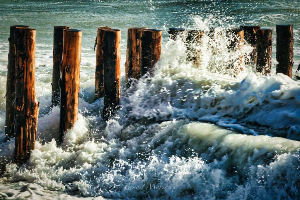 brises lames et vagues